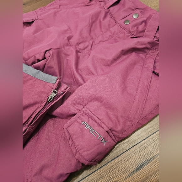 NWT 🍓 Arctix Womans Cargo Style Snow/Ski Pants - SIZE M - Picture 3 of 7